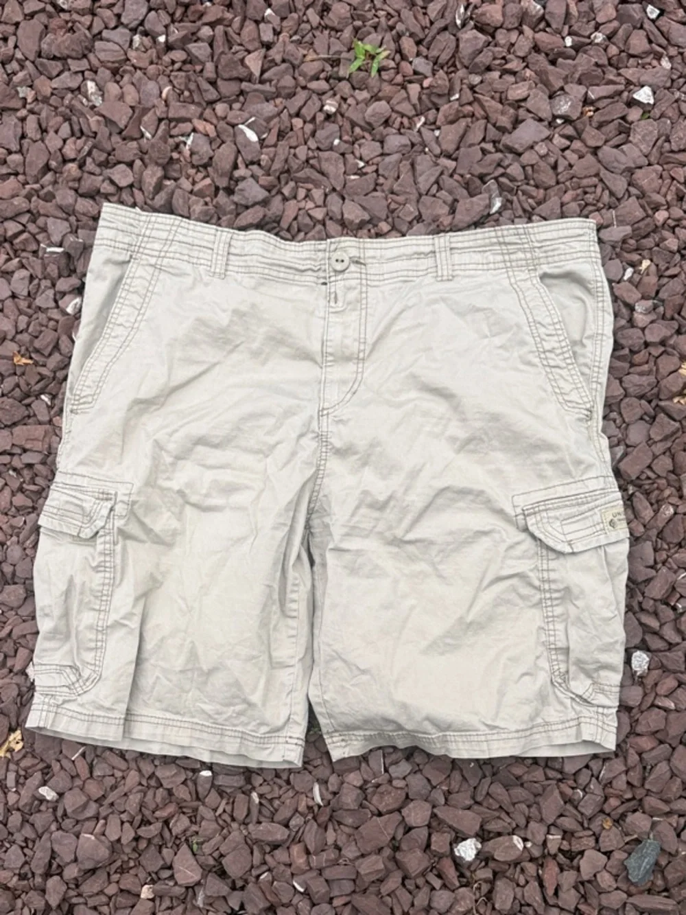 Men’s Union Bay Cargo Shorts Size 42 good condition